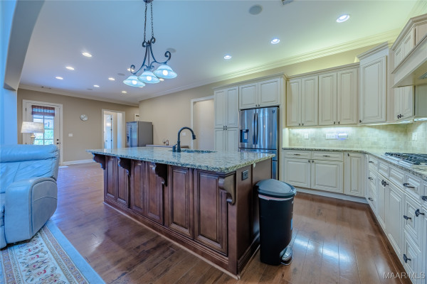 6414 Philadelphia Hill