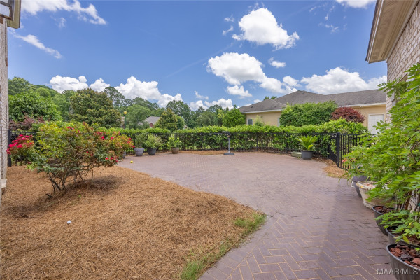 6414 Philadelphia Hill