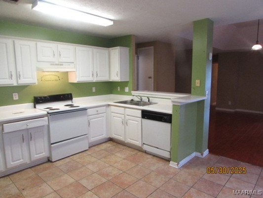915 CRUZ Court