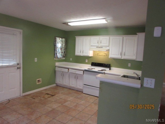 915 CRUZ Court
