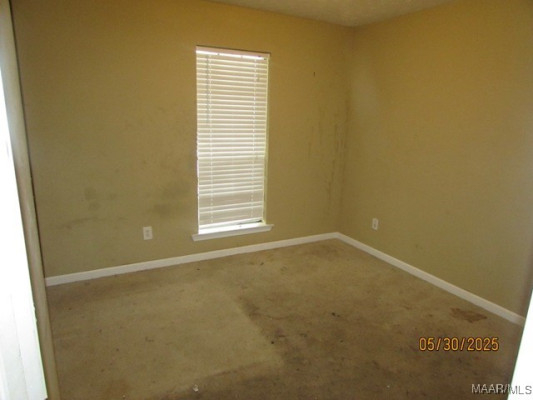 915 CRUZ Court