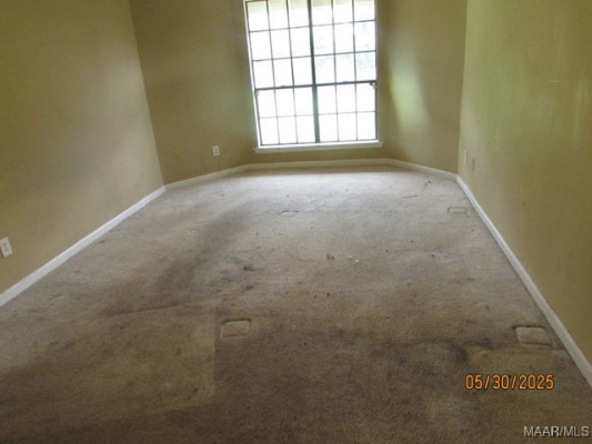 915 CRUZ Court