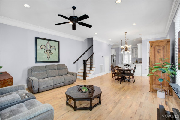 44 BRIGHT SPOT Street
