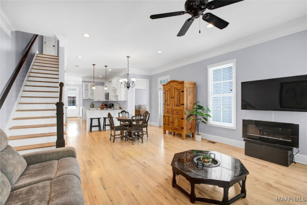 44 BRIGHT SPOT Street
