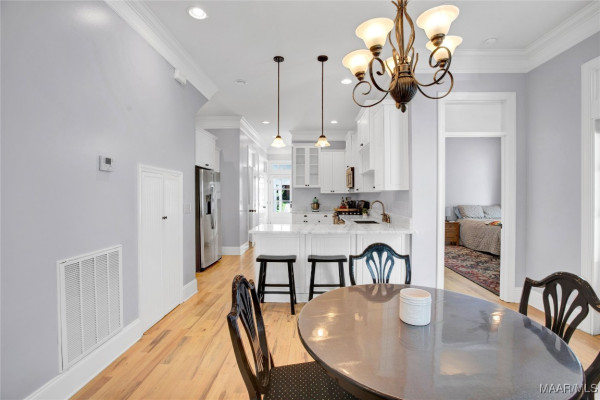 44 BRIGHT SPOT Street