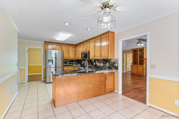 221 FRALEY Lane