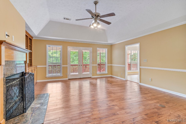221 FRALEY Lane