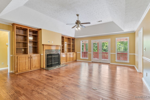 221 FRALEY Lane