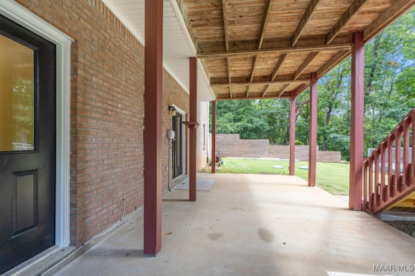 221 FRALEY Lane