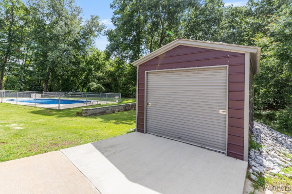 221 FRALEY Lane
