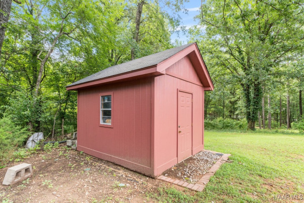 221 FRALEY Lane