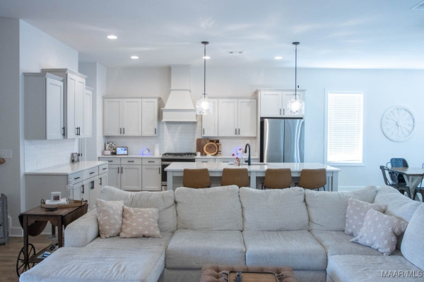 9355 Crescent Lodge Circle