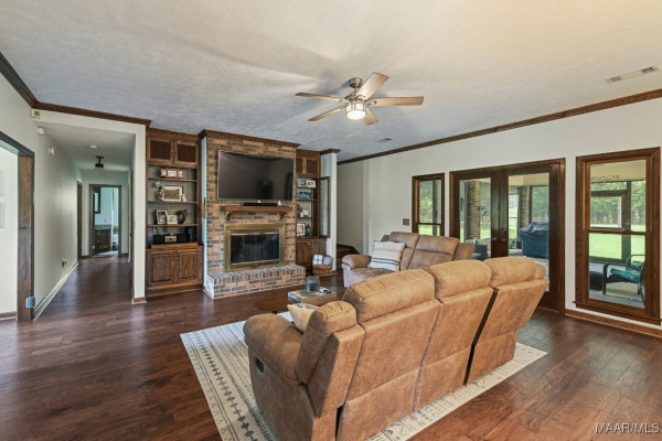 4015 SNOWDOUN CHAMBERS Road