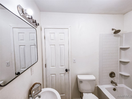 530 W 4th Street