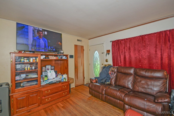 1037 Lynwood Drive