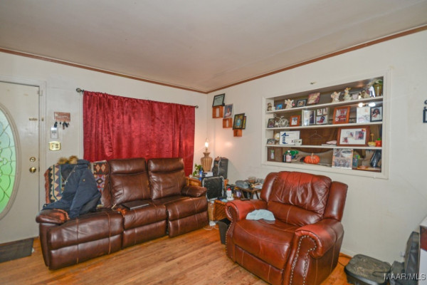 1037 Lynwood Drive