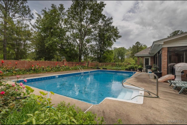 409 FOXHALL Road