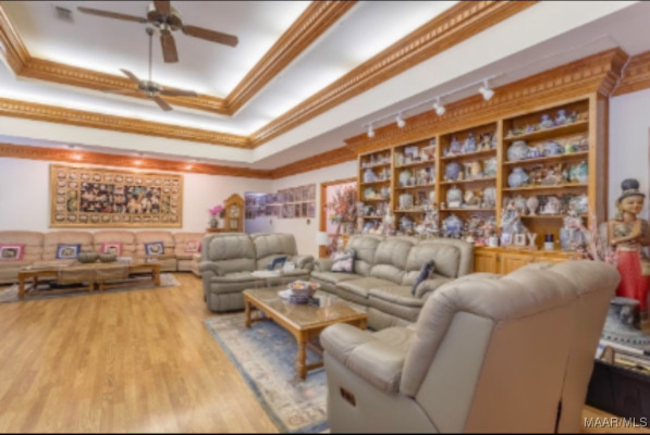 409 FOXHALL Road