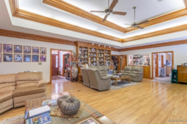 409 FOXHALL Road