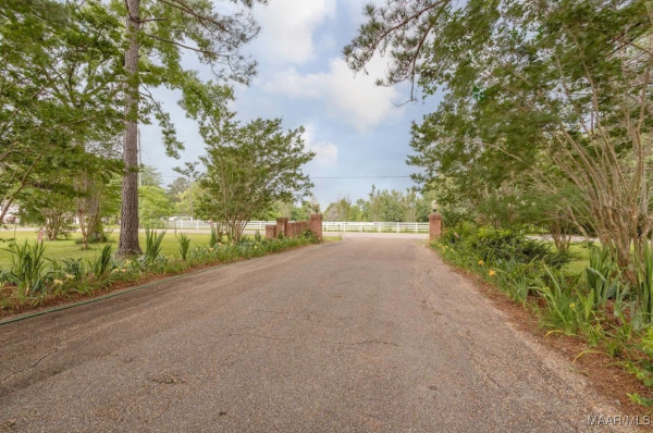 409 FOXHALL Road