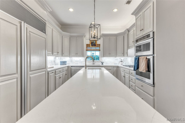8360 Longneedle Drive