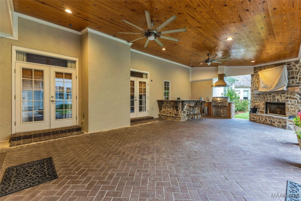 8360 Longneedle Drive