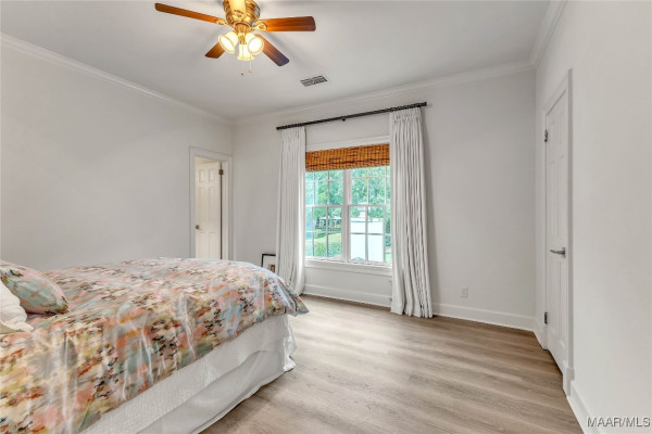 8360 Longneedle Drive
