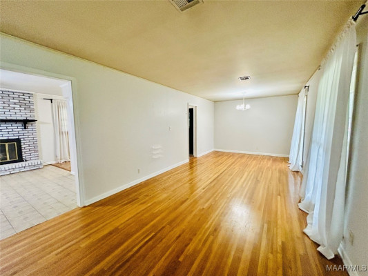305 Daphne Lane