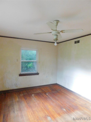 3659 Cloverdale Road