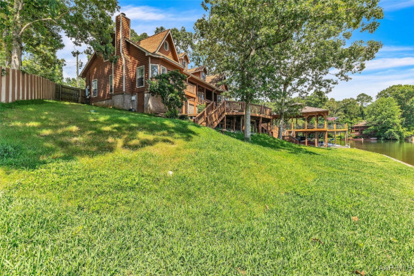 215 Hickory Road
