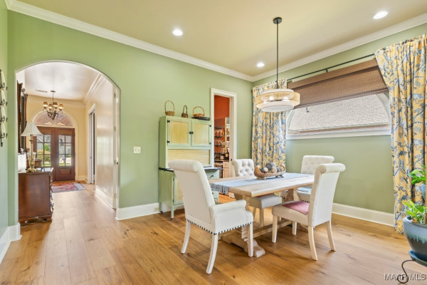 8661 LILLIAN Place