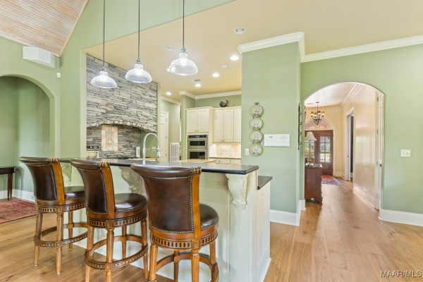 8661 LILLIAN Place