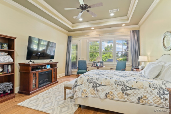 8661 LILLIAN Place