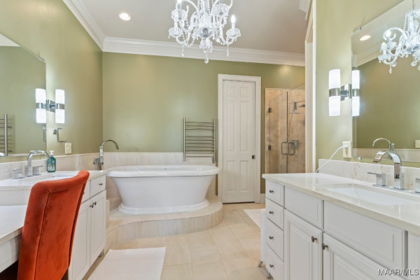 8661 LILLIAN Place