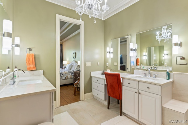 8661 LILLIAN Place
