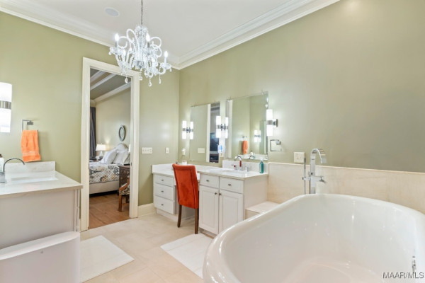 8661 LILLIAN Place