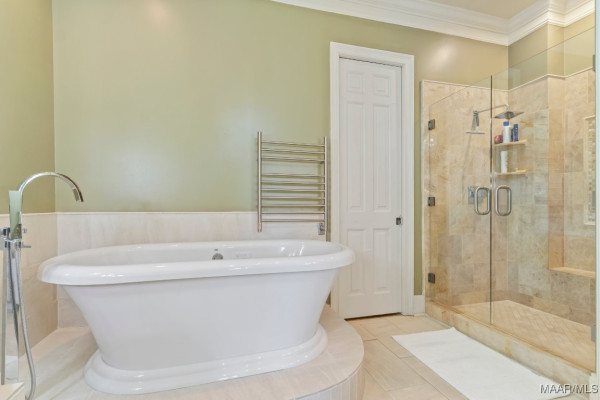 8661 LILLIAN Place