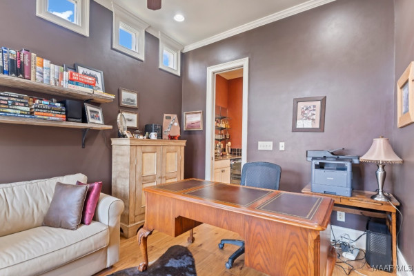 8661 LILLIAN Place
