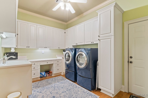 8661 LILLIAN Place