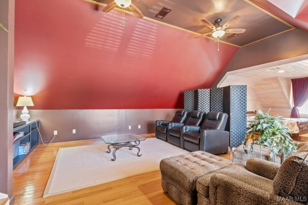 8661 LILLIAN Place