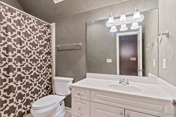 8661 LILLIAN Place