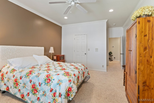 8661 LILLIAN Place