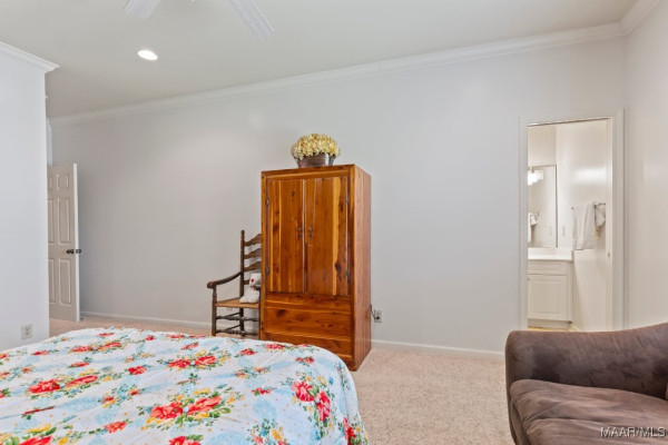 8661 LILLIAN Place