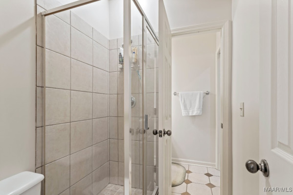 8661 LILLIAN Place
