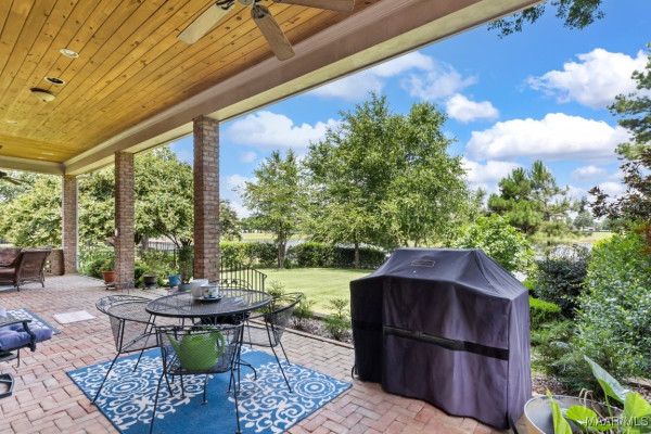 8661 LILLIAN Place