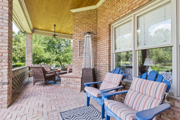 8661 LILLIAN Place