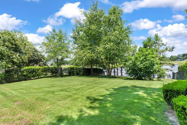 8661 LILLIAN Place