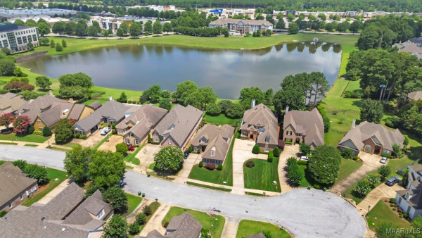 8661 LILLIAN Place