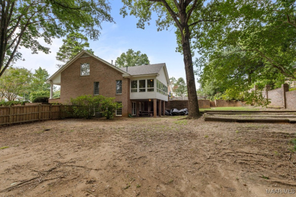 203 EVERGREEN Street