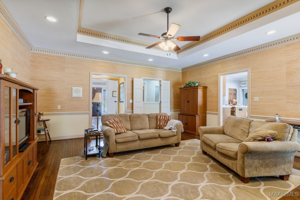 203 EVERGREEN Street